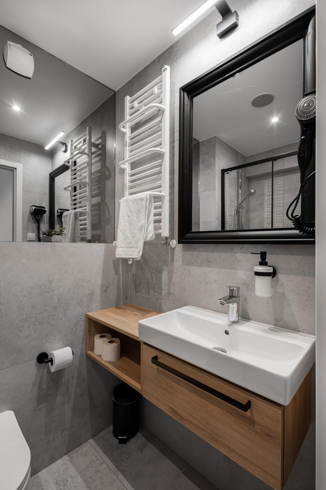 Apartamenty Wolnosci 6 Self Check-In 24H Poznan Dış mekan fotoğraf